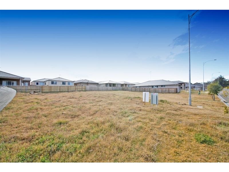 2306 Hampshire Boulevard, Spring Farm NSW 2570