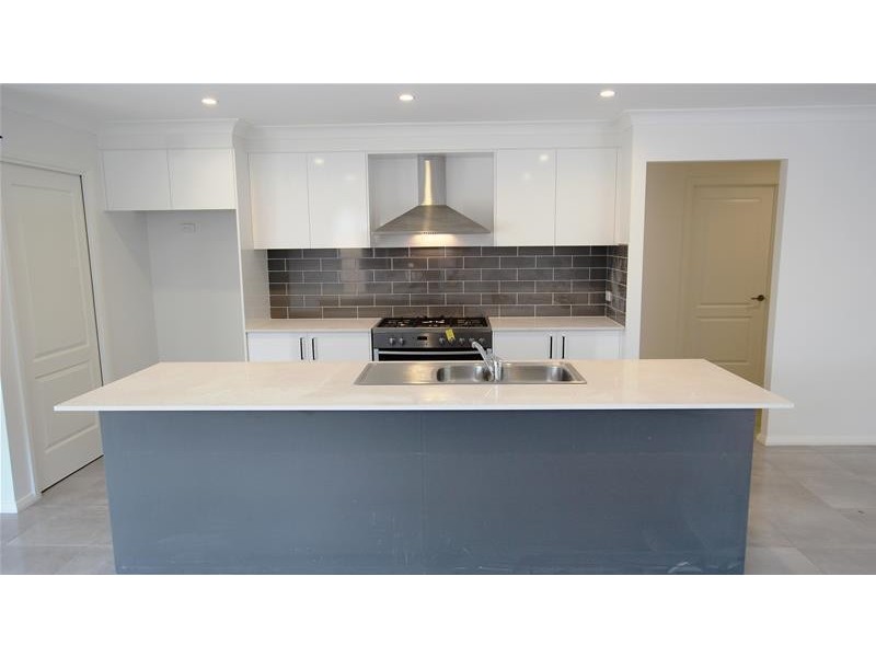 4 Loudon Crescent, Cobbitty NSW 2570