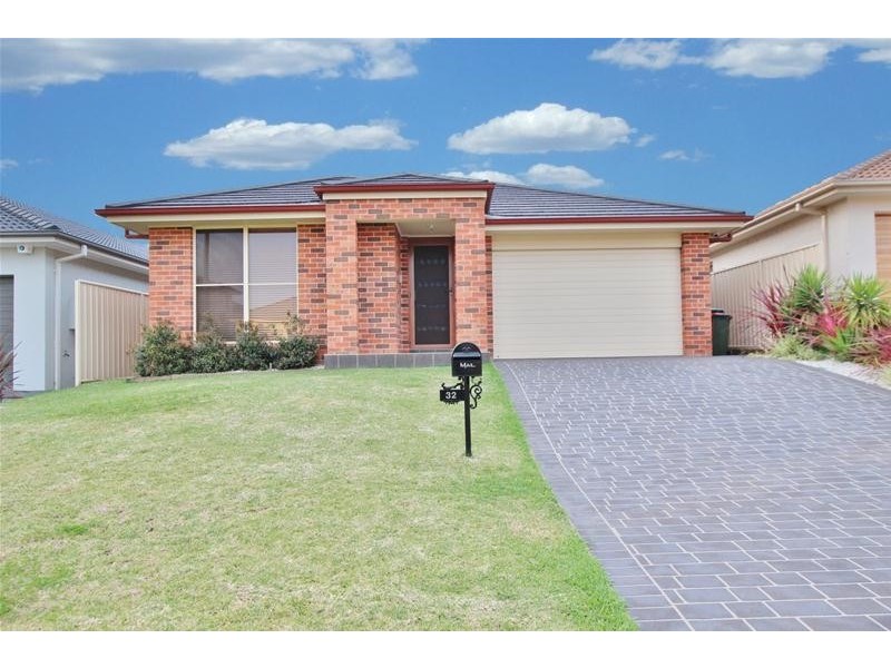 32 Bradley Drive, Harrington Park NSW 2567