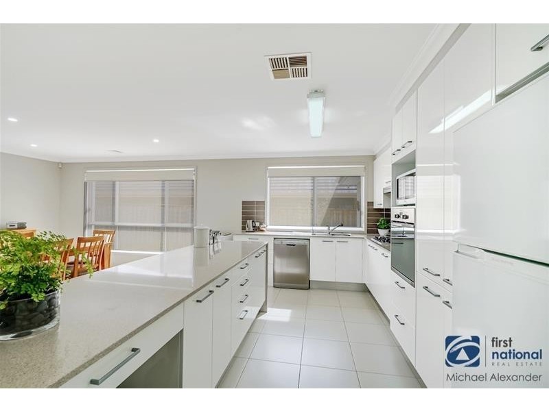 4 Whyte Place, Elderslie NSW 2570