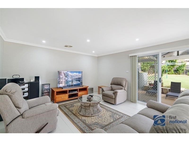 4 Whyte Place, Elderslie NSW 2570