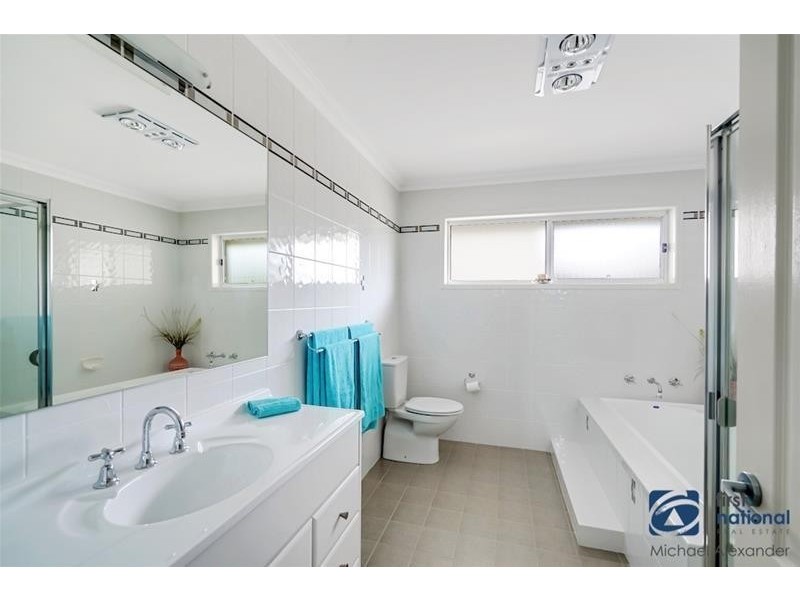 4 Whyte Place, Elderslie NSW 2570