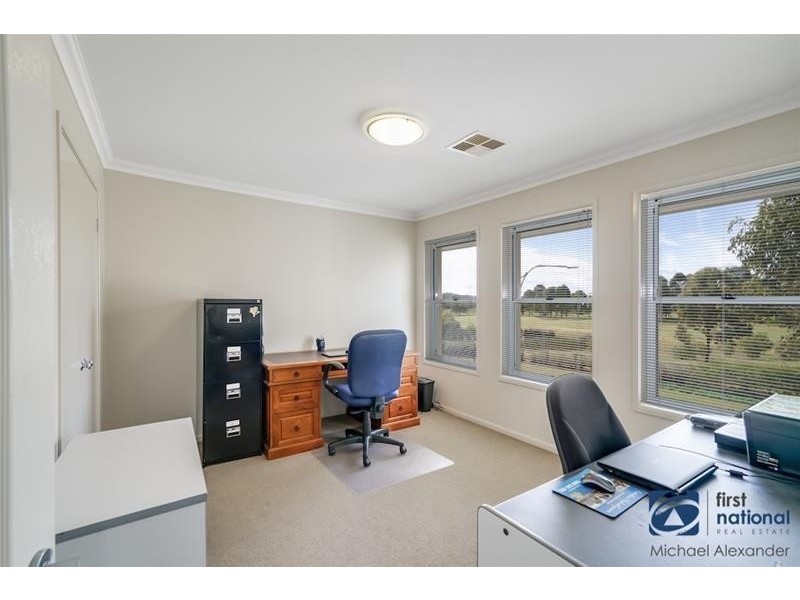 4 Whyte Place, Elderslie NSW 2570