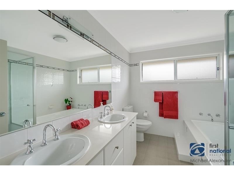 4 Whyte Place, Elderslie NSW 2570