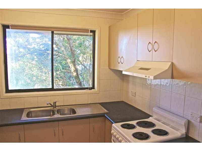 2/37 Kingsley Street, Lake Heights NSW 2502