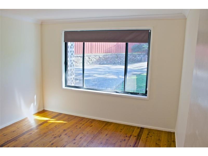 2/37 Kingsley Street, Lake Heights NSW 2502