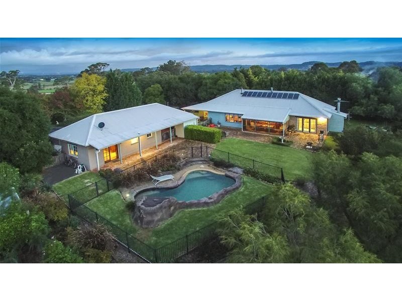 152 The Old Oaks Road, Grasmere NSW 2570
