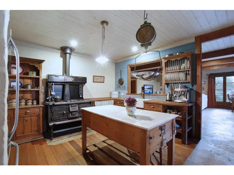 152 The Old Oaks Road, Grasmere NSW 2570