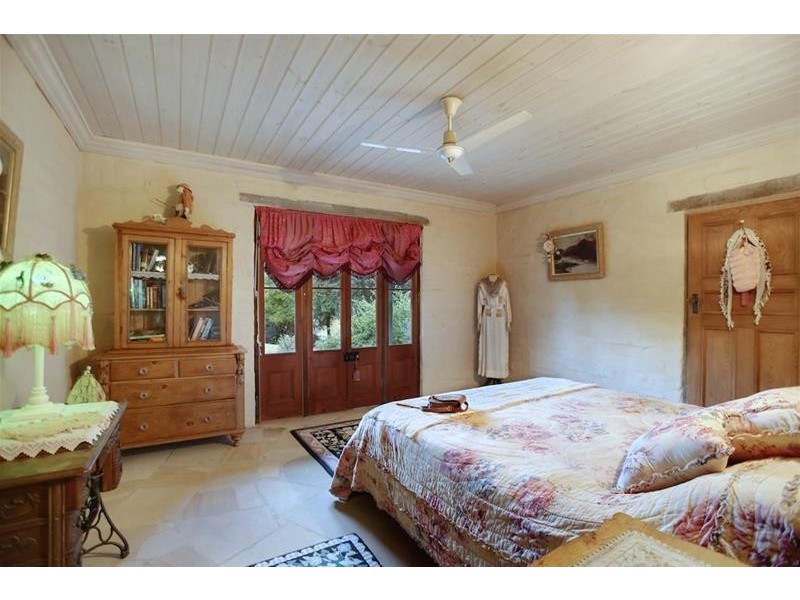 152 The Old Oaks Road, Grasmere NSW 2570