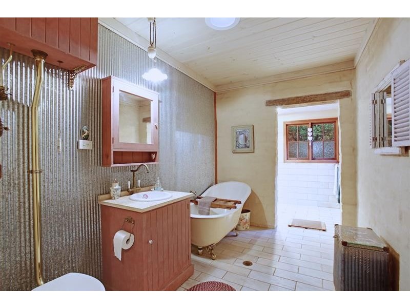 152 The Old Oaks Road, Grasmere NSW 2570