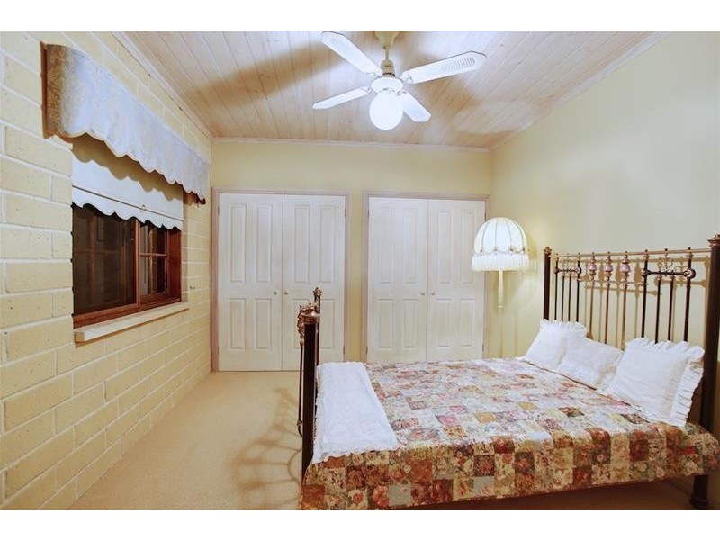 152 The Old Oaks Road, Grasmere NSW 2570