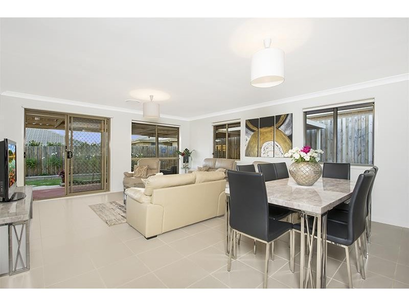 3 Mitten Street, Elderslie NSW 2570