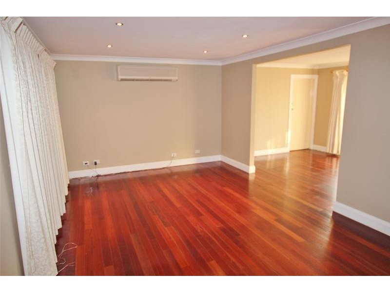 13 Larnach Place, Elderslie NSW 2570