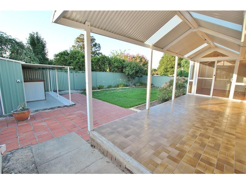 13 Larnach Place, Elderslie NSW 2570