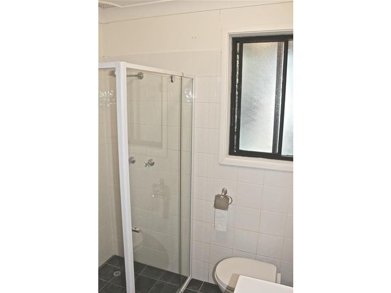 2/37 Kingsley Street, Lake Heights NSW 2502