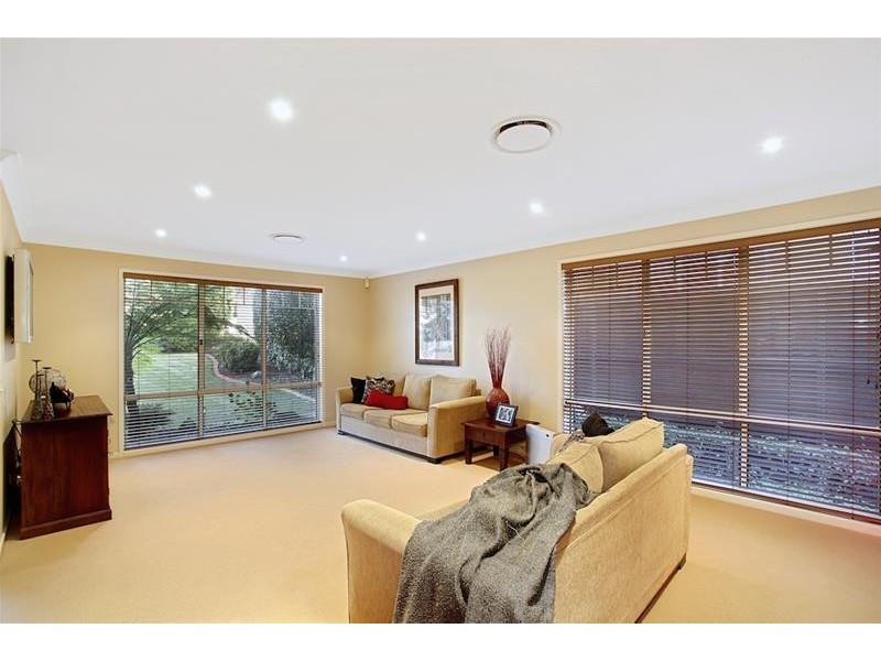 33 Rose Drive, Mount Annan NSW 2567