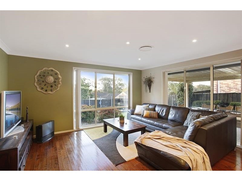 33 Rose Drive, Mount Annan NSW 2567