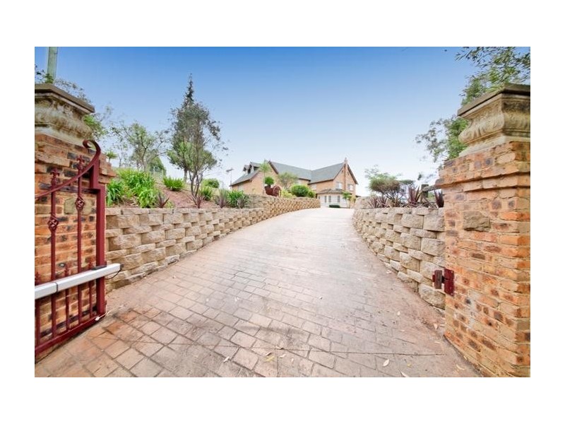 225 Old Razorback Road, Razorback NSW 2571