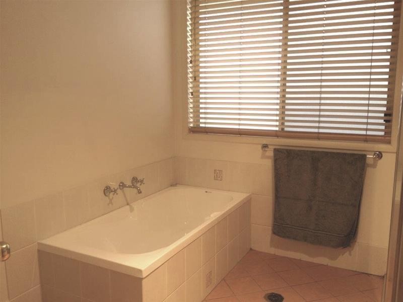 5 Sir Warwick Fairfax Drive, Harrington Park NSW 2567