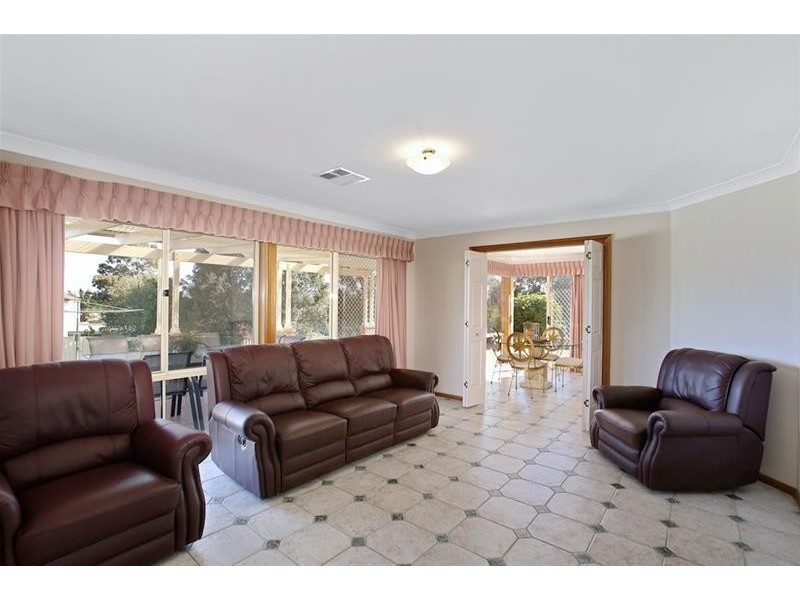 8 Blake Road, Mount Annan NSW 2567