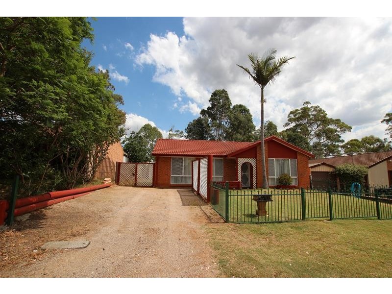 11 Dunbar Place, Mount Annan NSW 2567