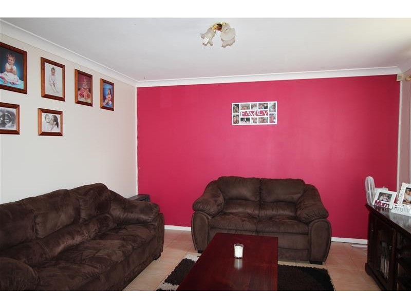 11 Dunbar Place, Mount Annan NSW 2567