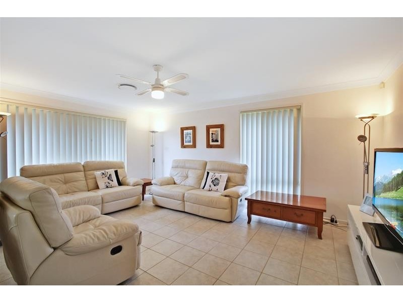 42 Rose Drive, Mount Annan NSW 2567
