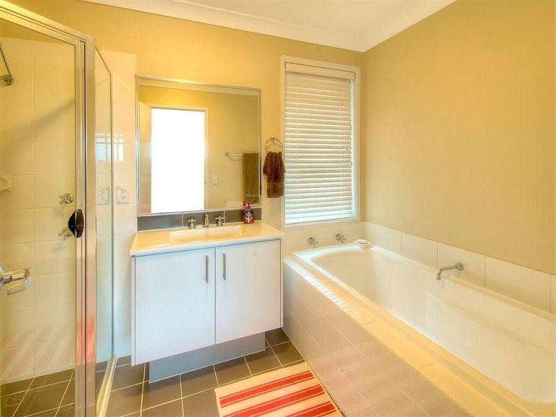 86 Minorca Circuit, Spring Farm NSW 2570