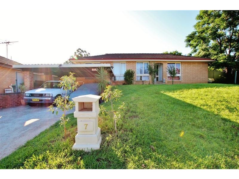 7 Leven Place, St Andrews NSW 2566