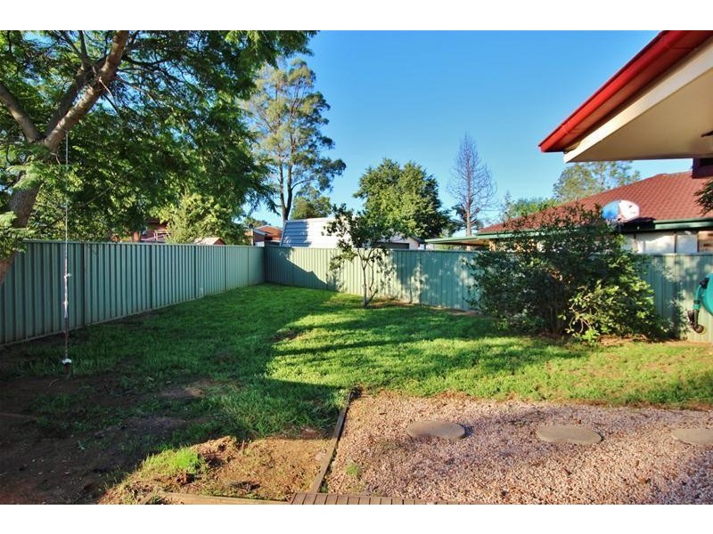 7 Leven Place, St Andrews NSW 2566