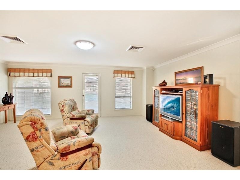 7 Lakeview Place, Glen Alpine NSW 2560