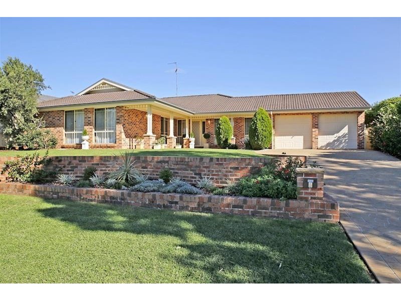 8 Blake Road, Mount Annan NSW 2567