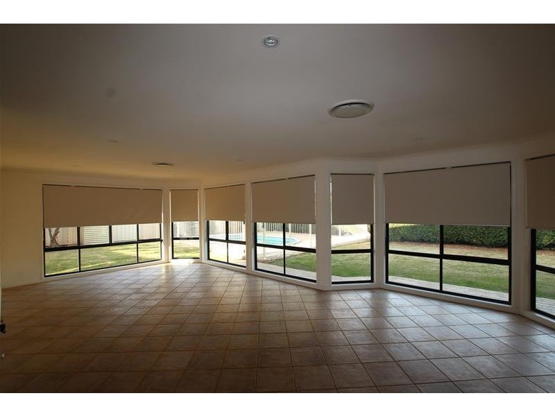 27 Lakeland Circuit, Harrington Park NSW 2567