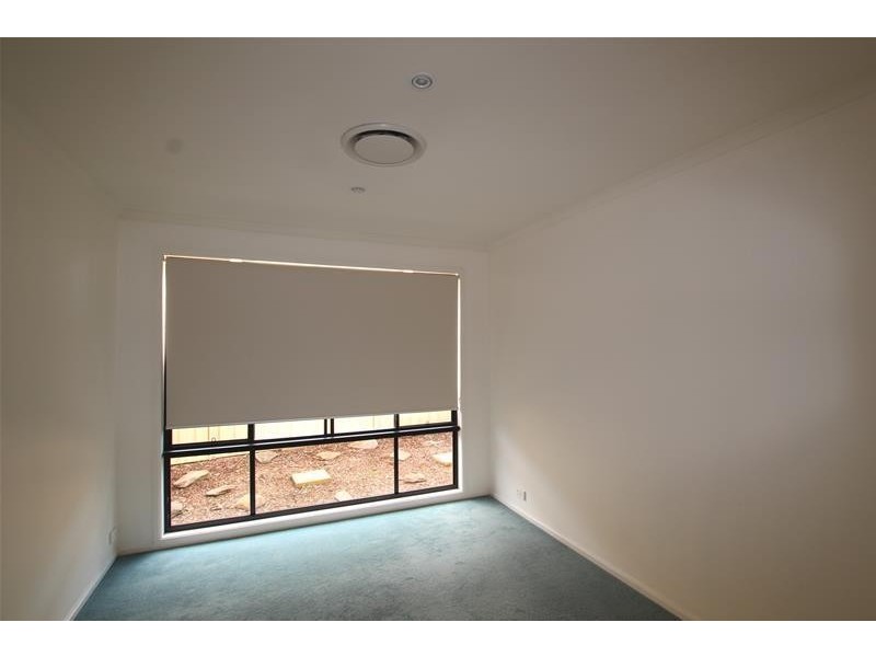 27 Lakeland Circuit, Harrington Park NSW 2567