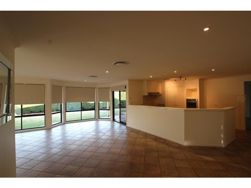 27 Lakeland Circuit, Harrington Park NSW 2567