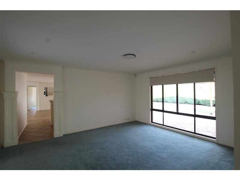 27 Lakeland Circuit, Harrington Park NSW 2567
