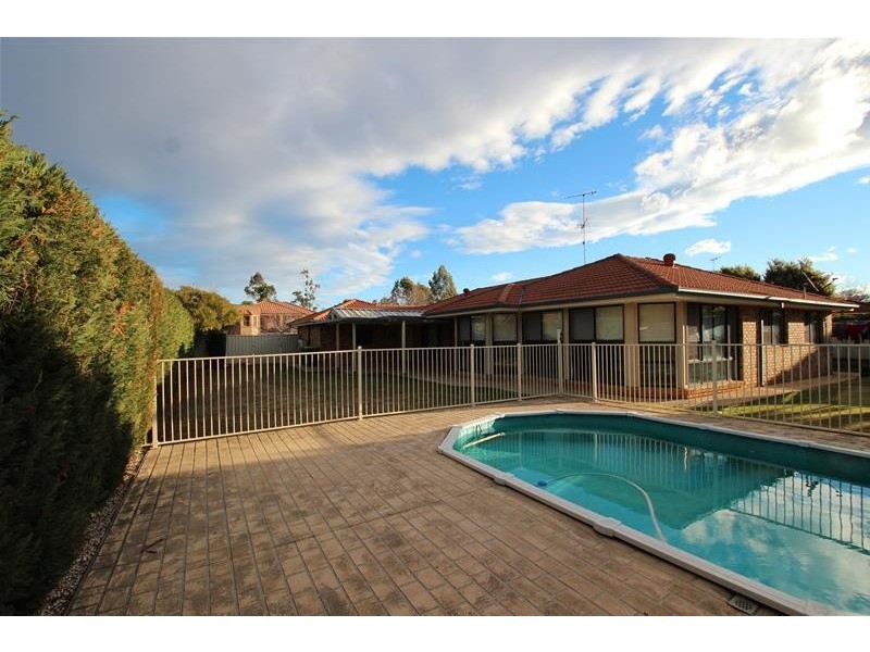 27 Lakeland Circuit, Harrington Park NSW 2567