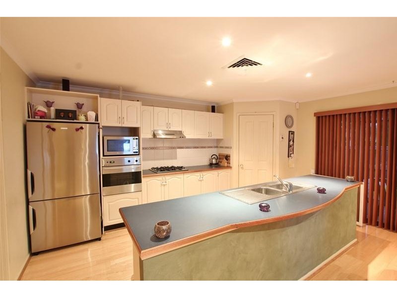 18 Ringarooma Circuit, West Hoxton NSW 2171