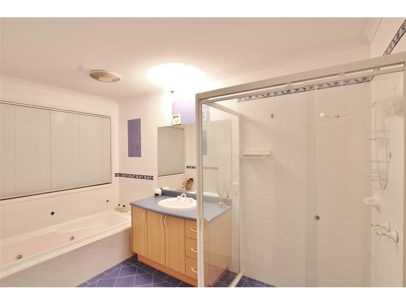 18 Ringarooma Circuit, West Hoxton NSW 2171