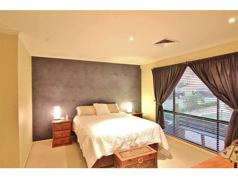 18 Ringarooma Circuit, West Hoxton NSW 2171