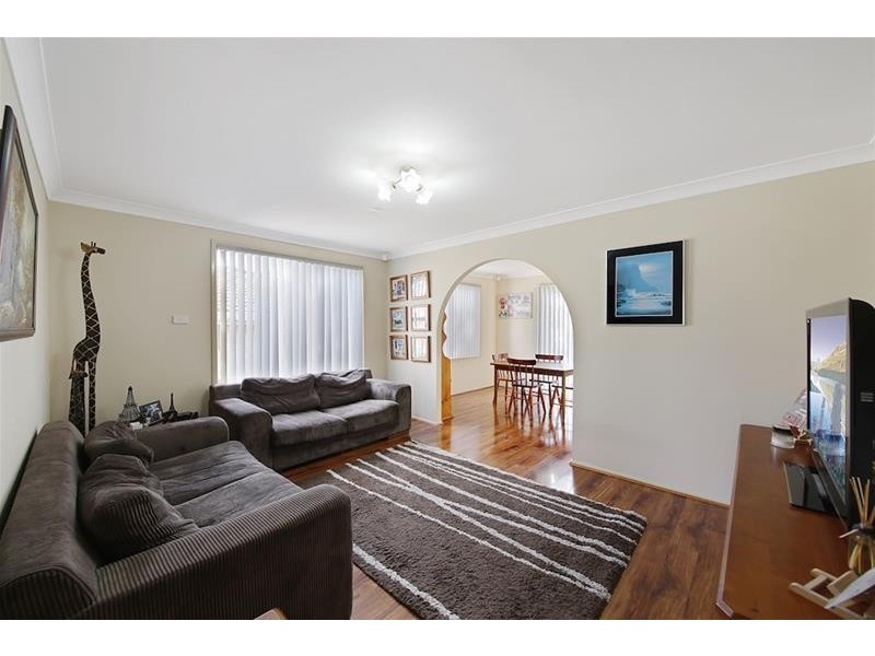 5 Burkhart Place, Minto NSW 2566