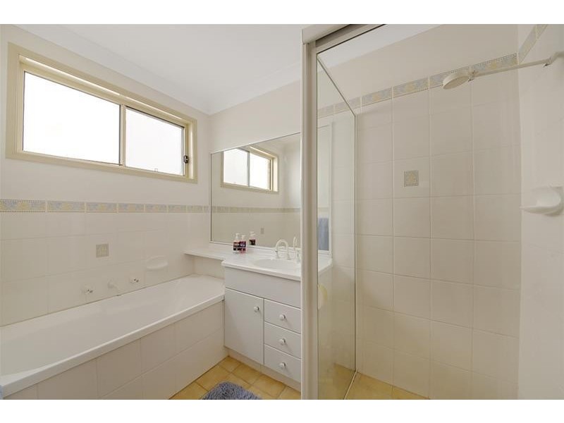 5 Burkhart Place, Minto NSW 2566