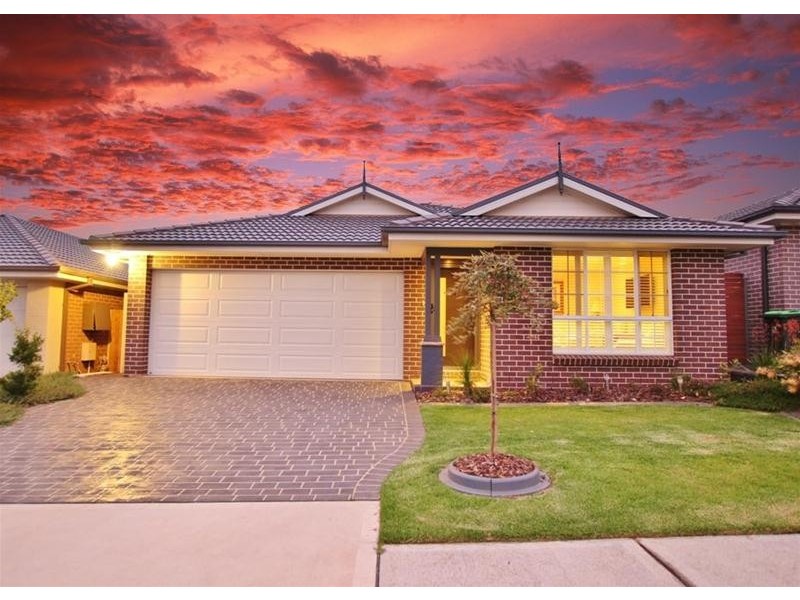 7 Fury Street, Oran Park NSW 2570