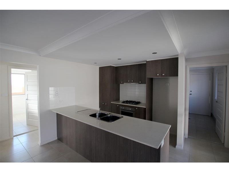 32 Hampshire Boulevard, Spring Farm NSW 2570