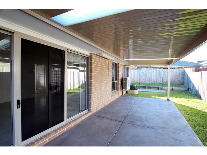 32 Hampshire Boulevard, Spring Farm NSW 2570