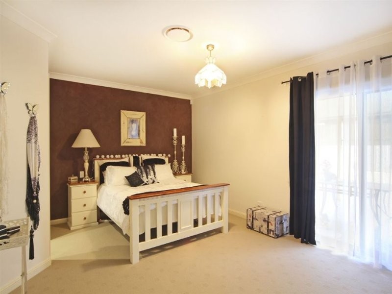 2 Geary Place, Elderslie NSW 2570