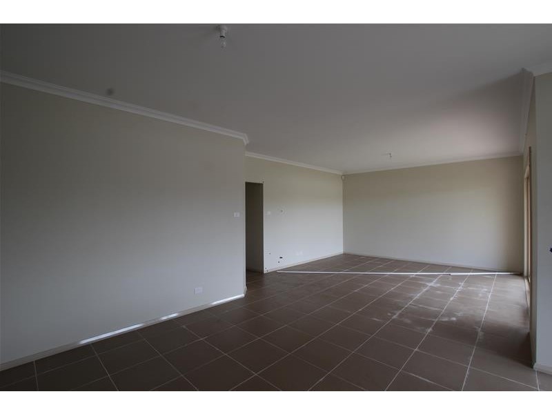 15 Finlay Street, Oran Park NSW 2570