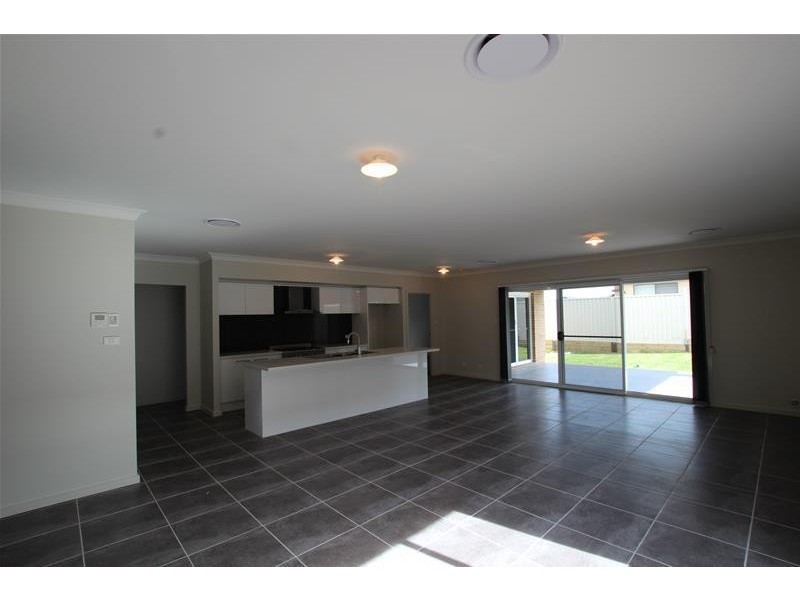 31 Geoghegan Street, Oran Park NSW 2570