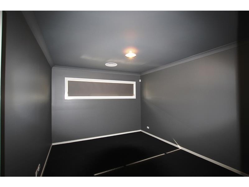 31 Geoghegan Street, Oran Park NSW 2570