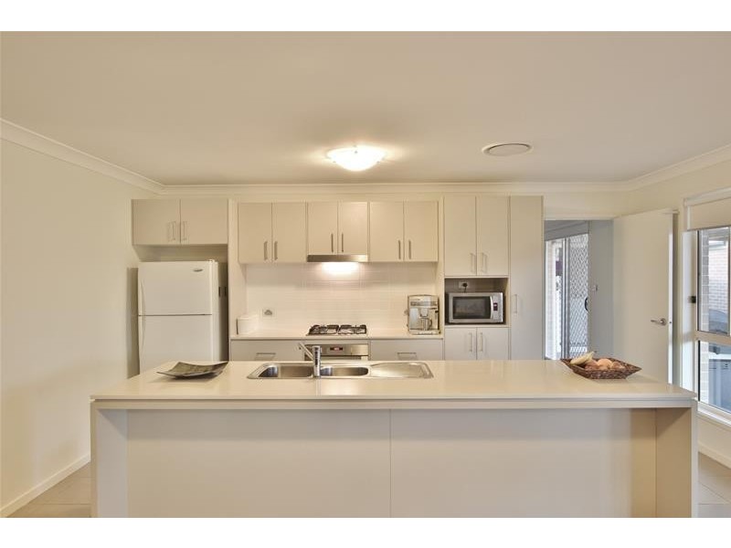 6 Longley Avenue, Elderslie NSW 2570